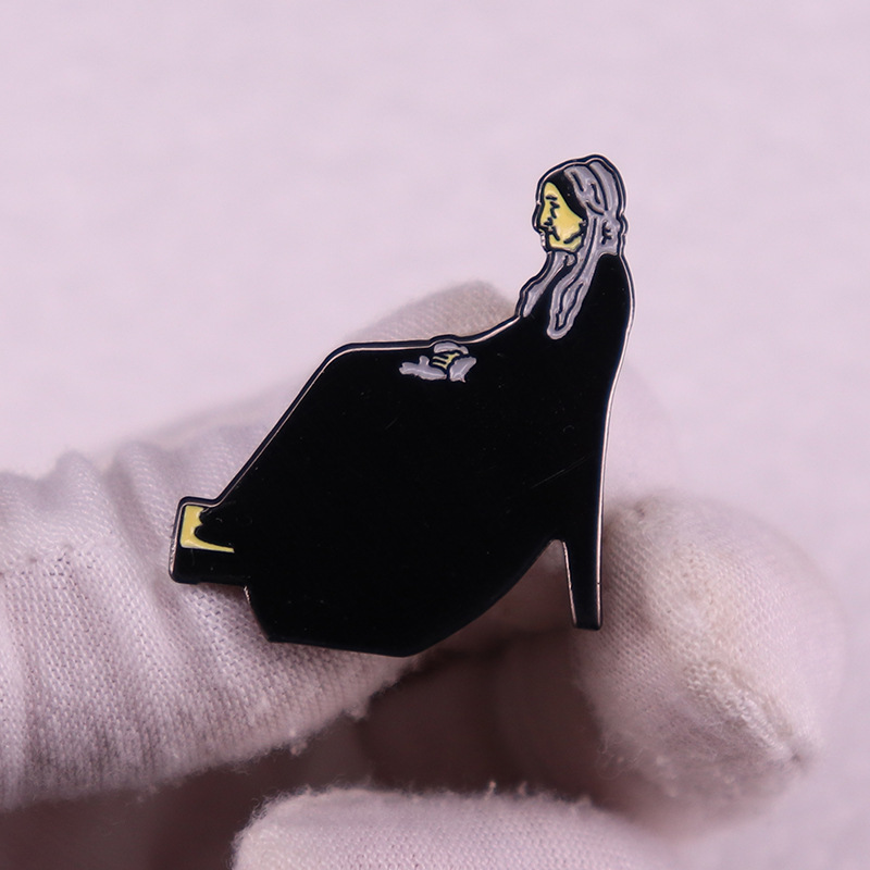 Hard Enamel Pins Classic Art B - Vintage Fashion Illustration ulasan dan harga
