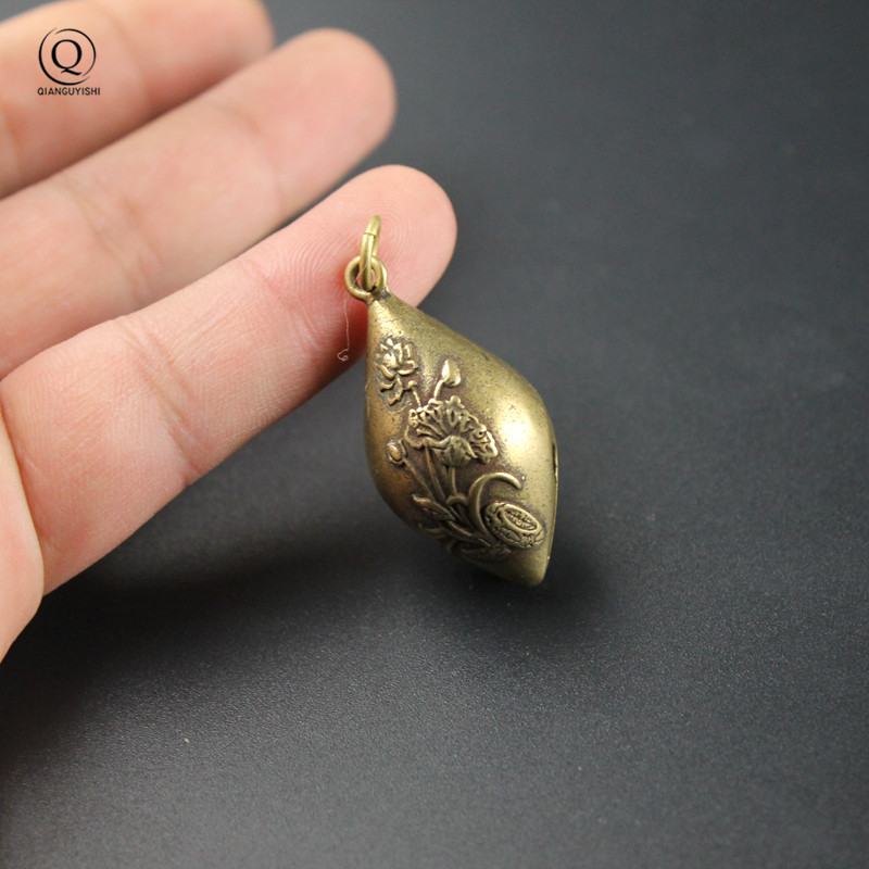Brass Flowers Beautiful Bell P - Vintage Fashion Illustration ulasan dan harga